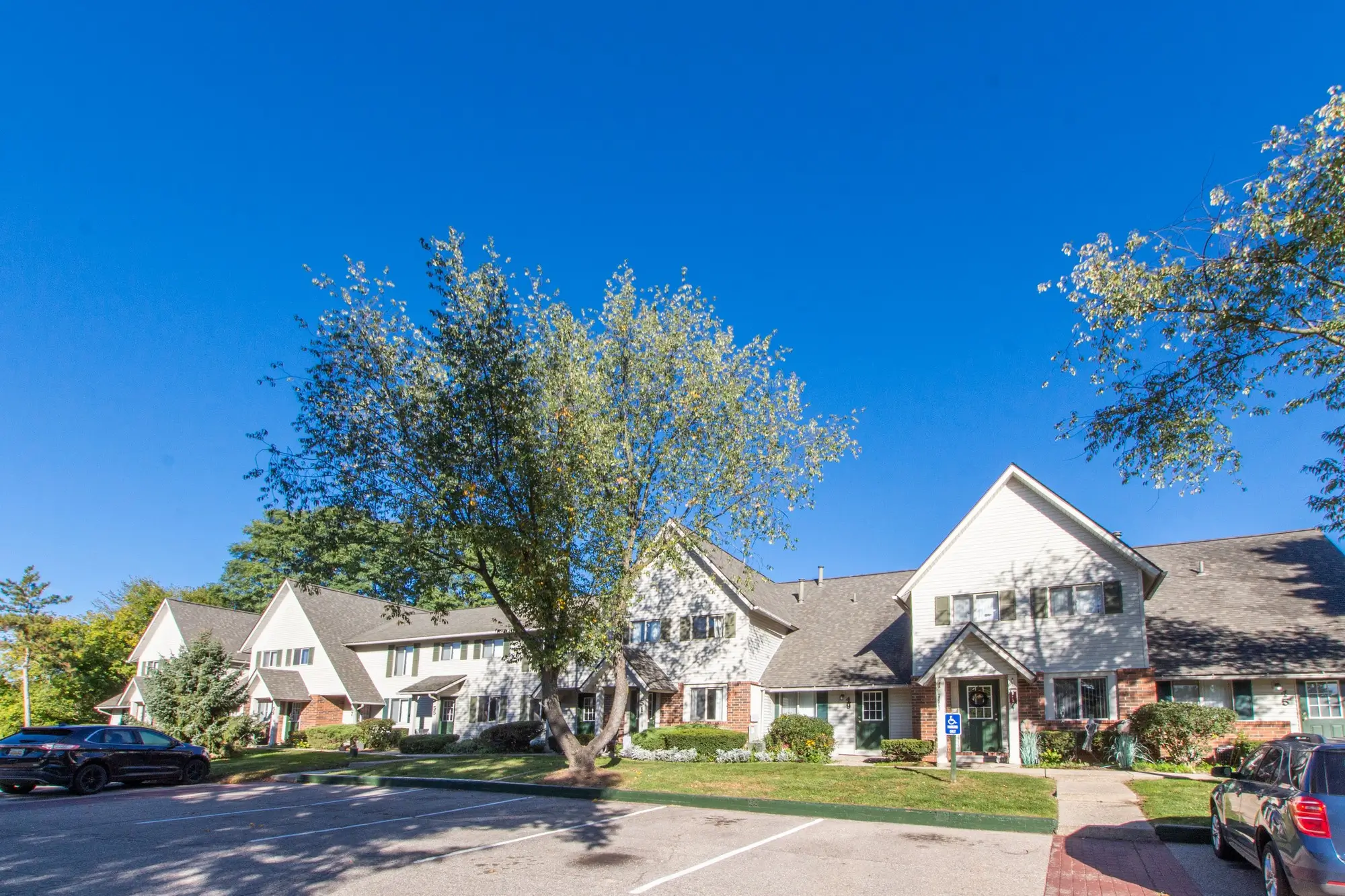 Front view of Townhomes available in Clarkston, MI.